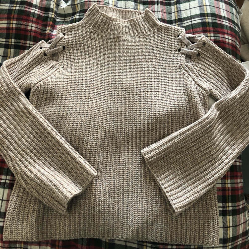 John + Jenn dusty rose colored cropped sweater